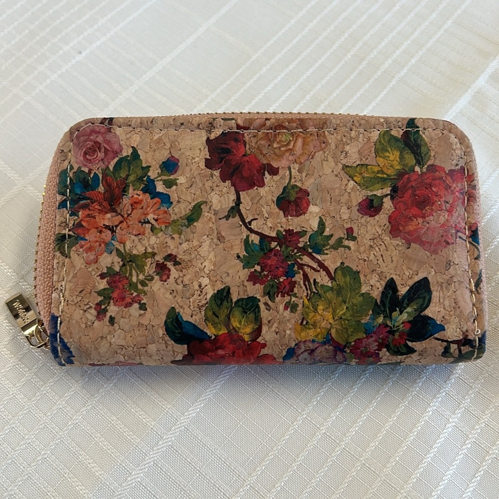 *NWOT* Mini Wallet - Picture 4 of 7